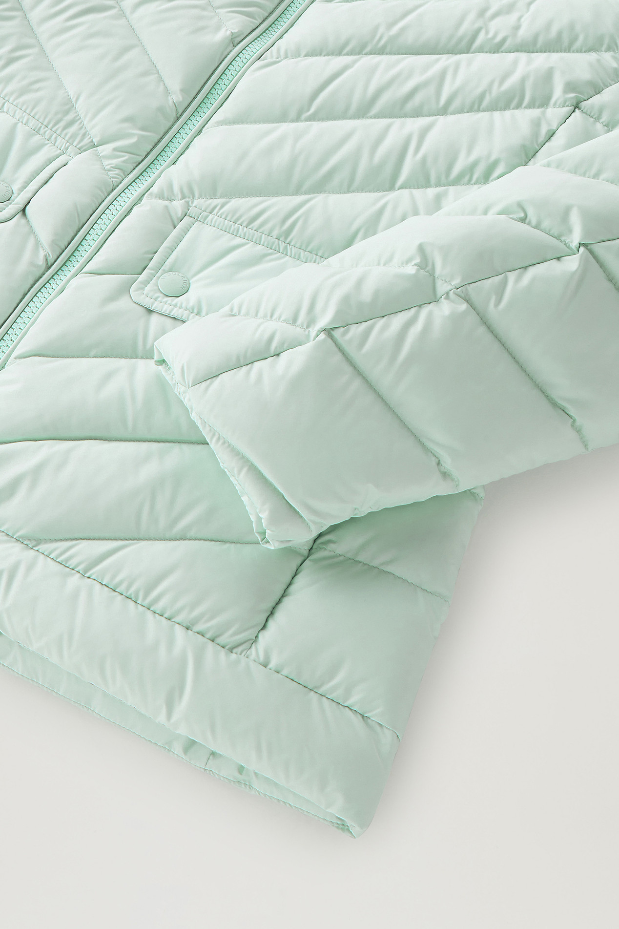 Short Padded Jacket with Chevron Quilting Green photo 4 | Woolrich