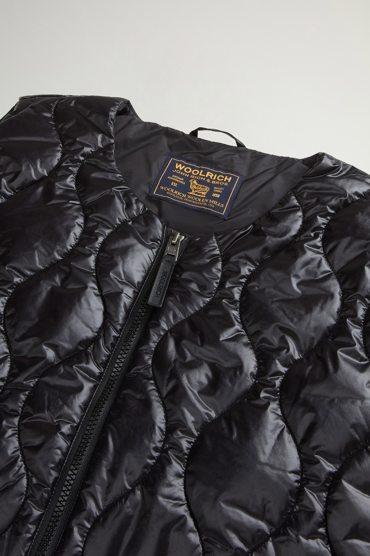 Packable Quilted Vest in Urban Light Nylon Black photo 2 | Woolrich