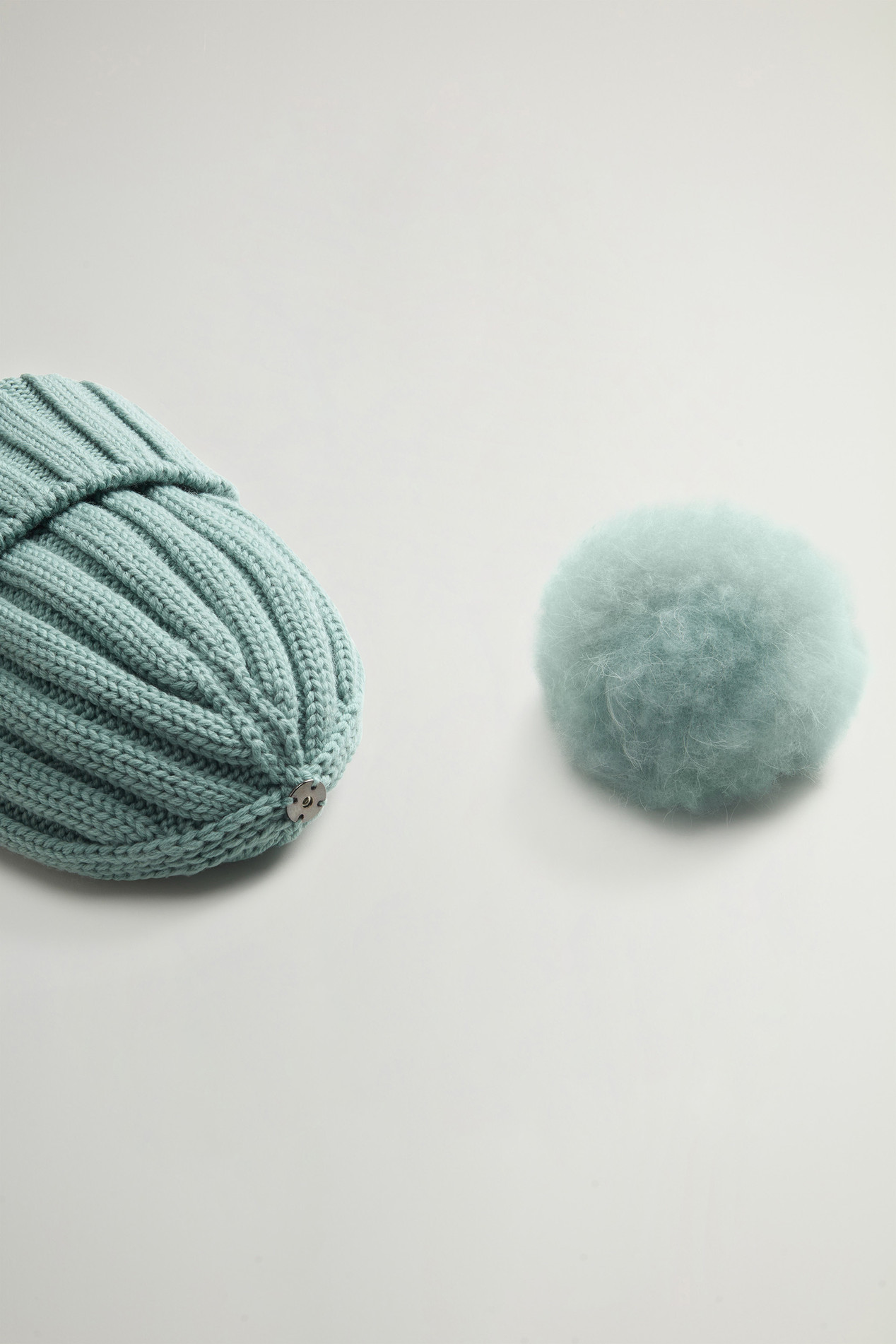 Merino Virgin Wool Beanie with Removable Cashmere Pompom Green photo 4 | Woolrich