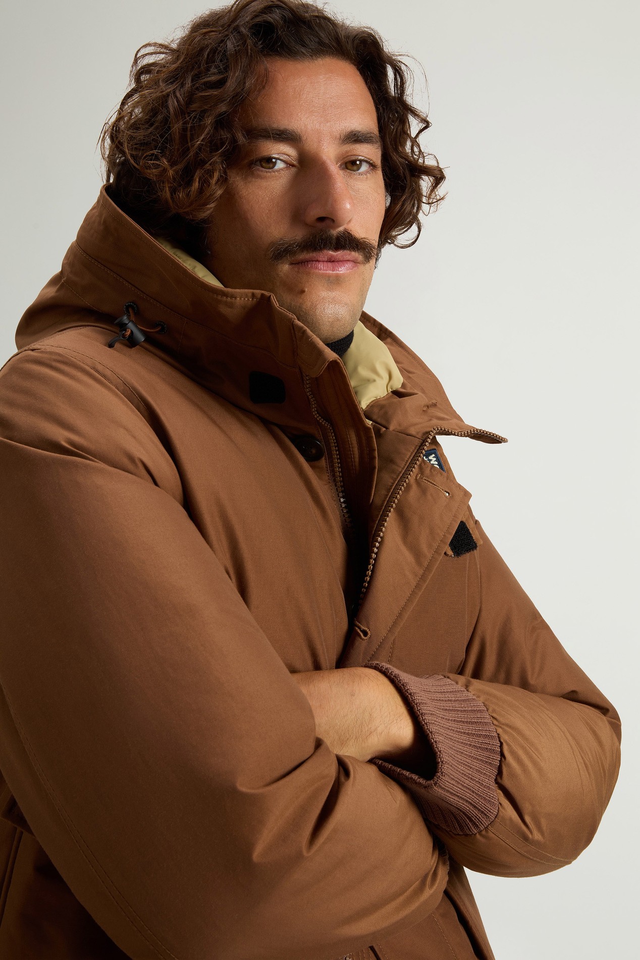 Padded Polar bomber jacket in Ramar Cloth with hood Brown photo 4 | Woolrich