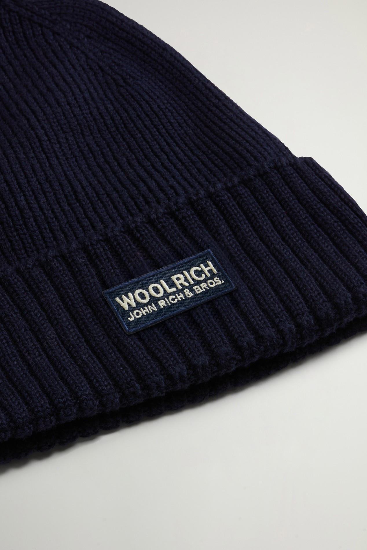 Beanie im Rippstrick aus reiner Merino-Schurwolle Blau photo 4 | Woolrich