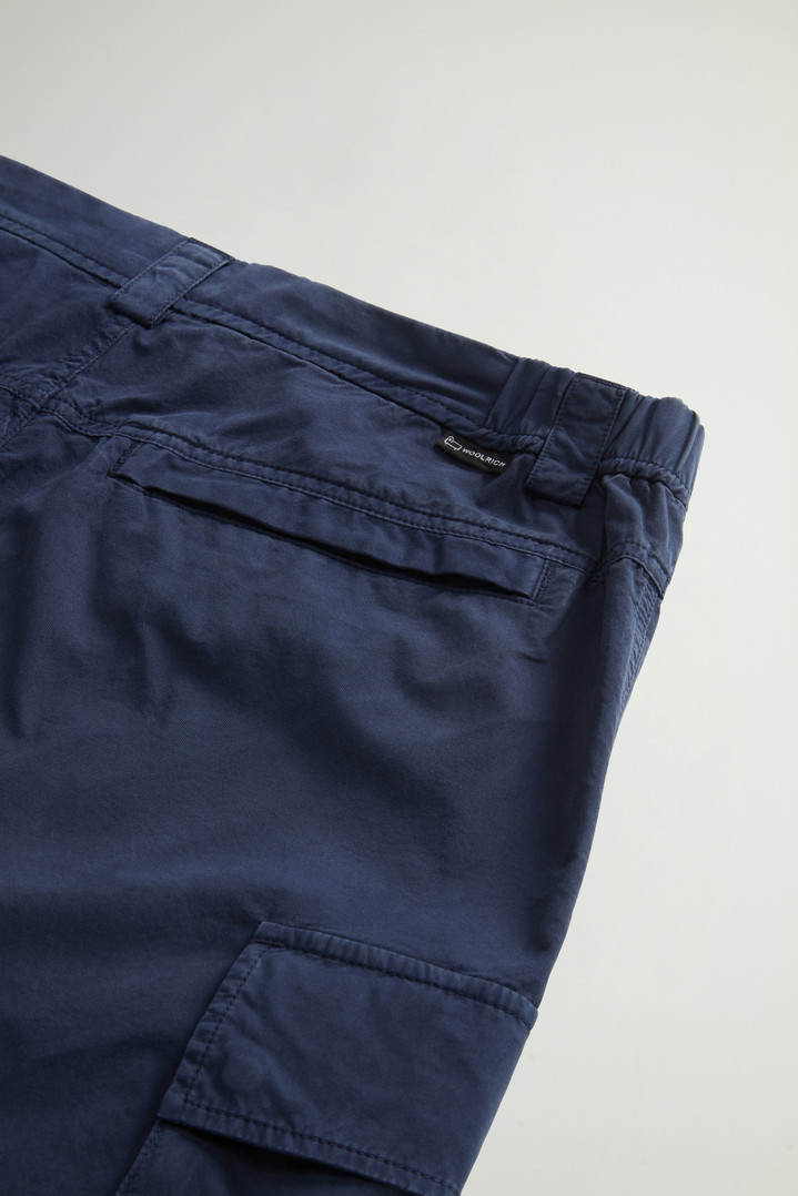 Garment-Dyed Cargo Short in Pure Cotton Blue photo 4 | Woolrich