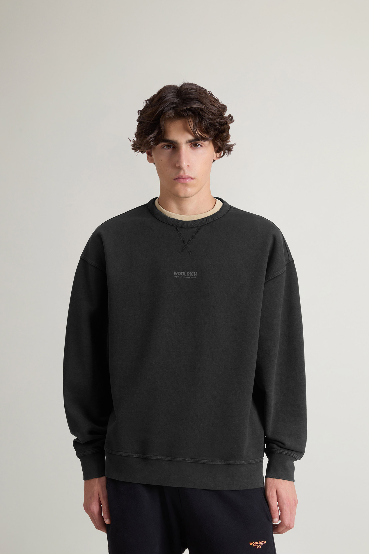 Teen Boys’ Garment-Dyed Pure Cotton Crewneck Sweatshirt with Rear Print Black photo 1 | Woolrich