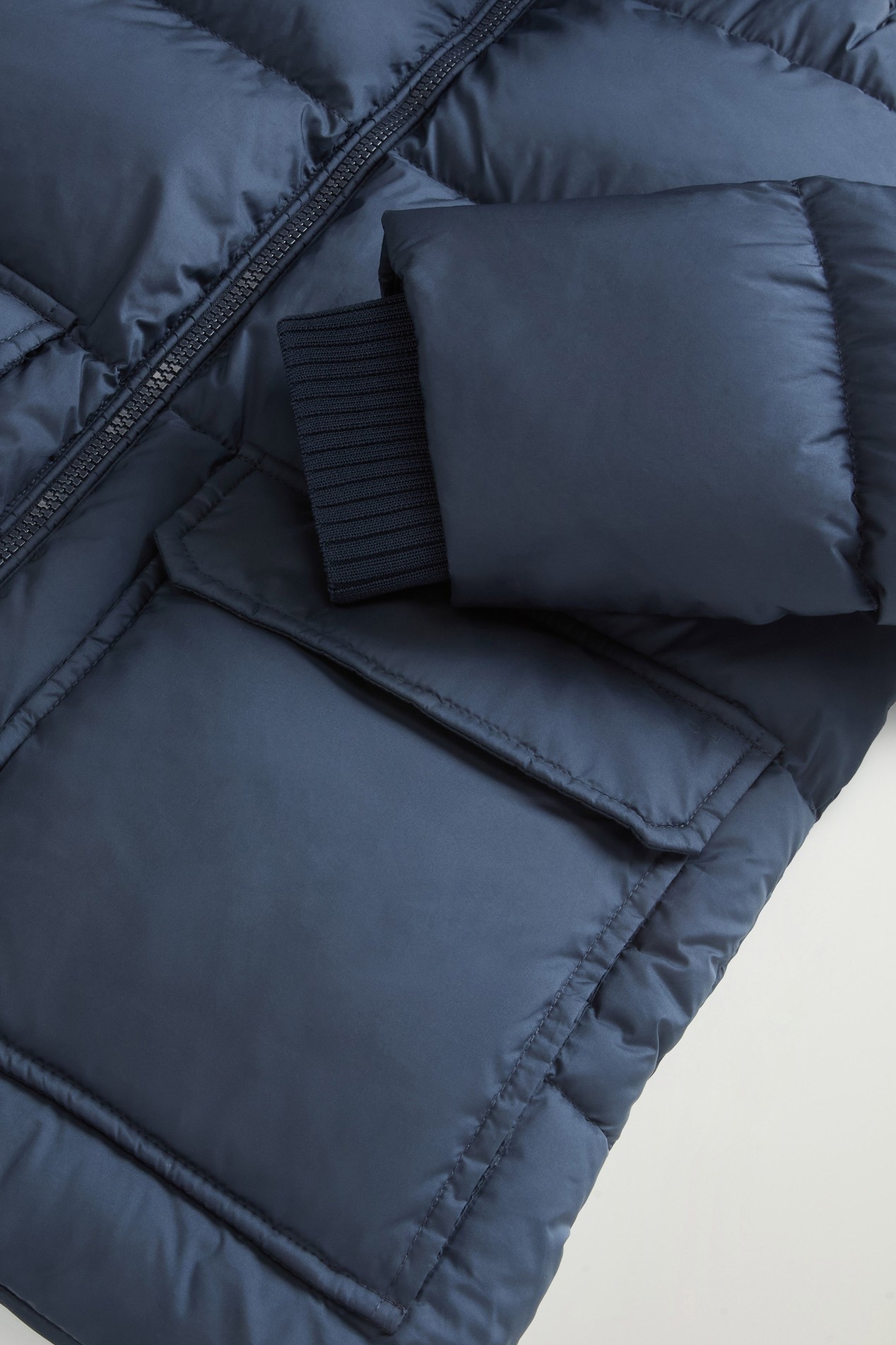 Boys' Sierra Jacket in Quilted Microfiber with Hood Blue photo 4 | Woolrich