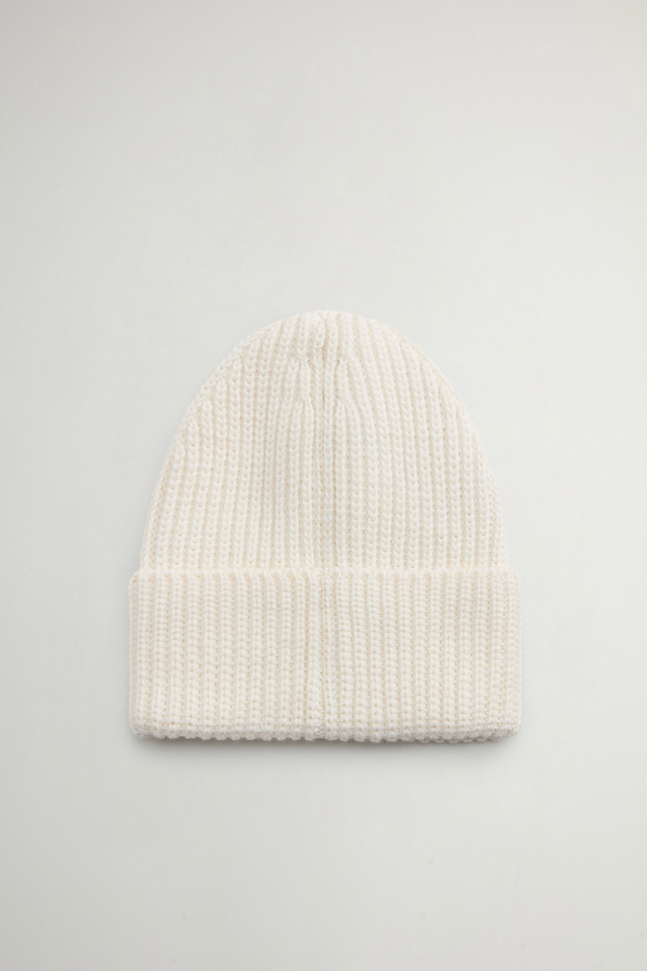 WM PATCH BEANIE White photo 3 | Woolrich