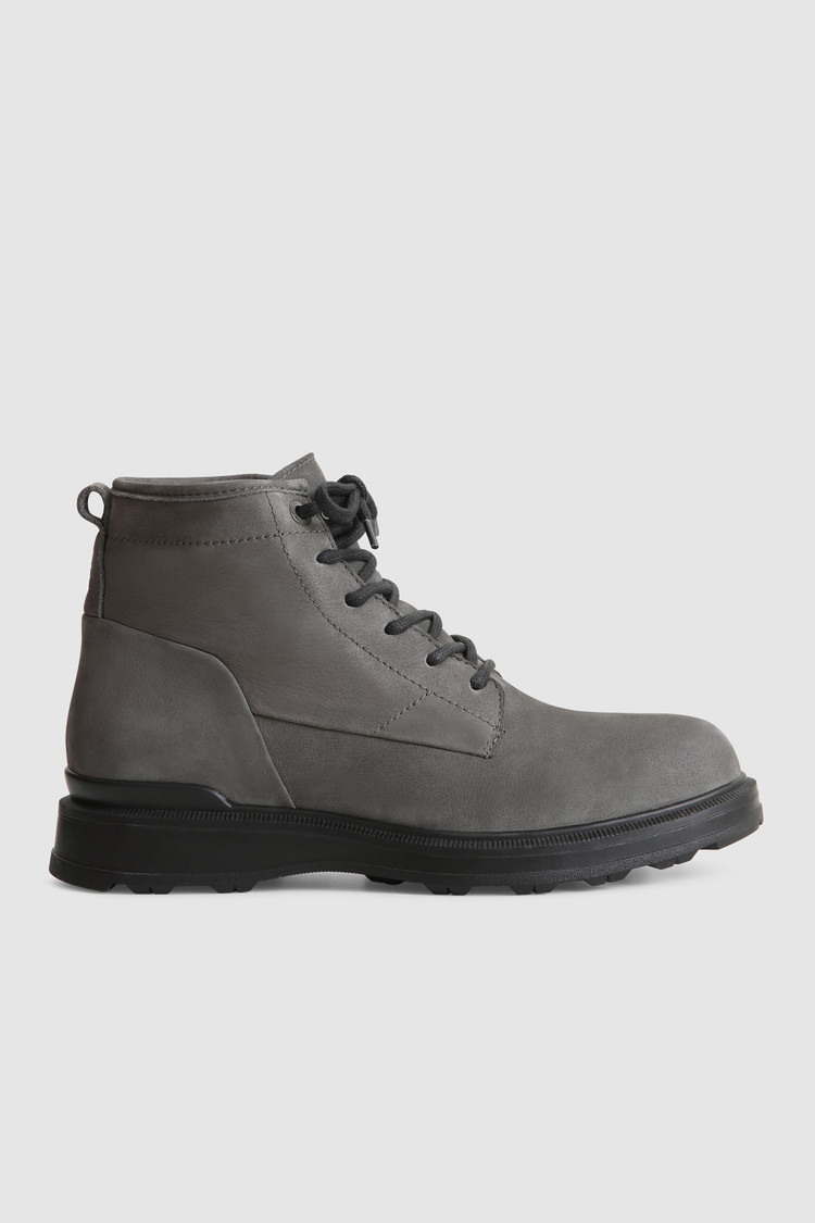 Botas Work de media caña en nobuk impermeable