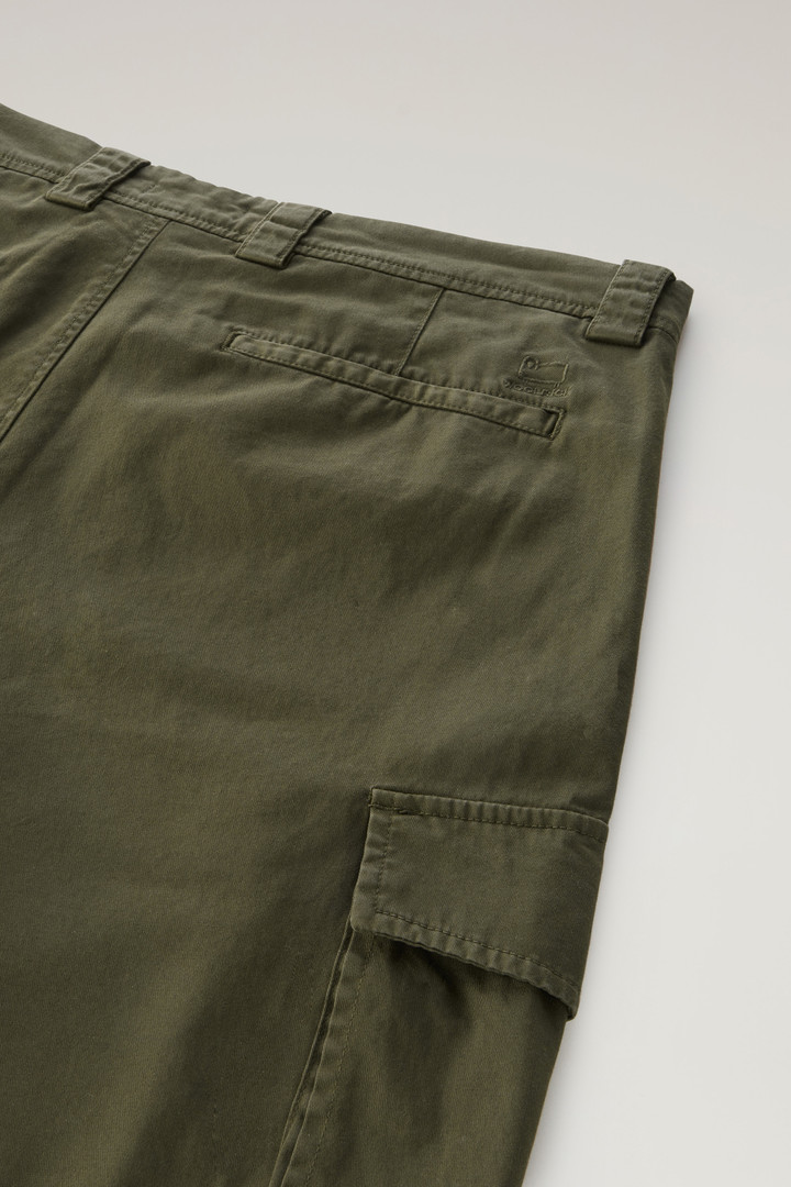 Garment-Dyed Cargo Shorts in Stretch Cotton Green photo 6 | Woolrich