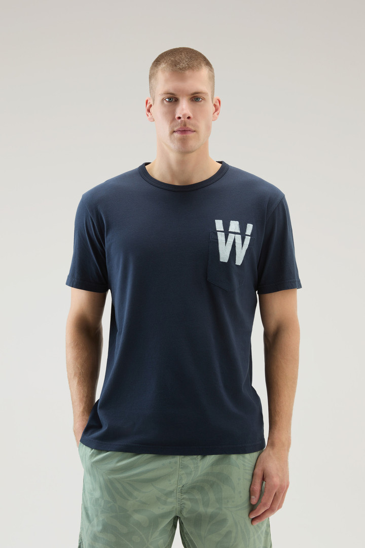 Zuiver katoenen T-shirt met zak Blauw photo 1 | Woolrich