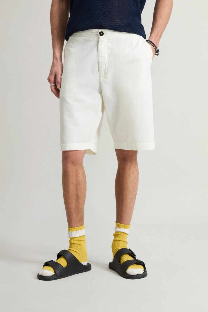 Garment-Dyed Cotton- and Linen-Blend Shorts White photo 2 | Woolrich