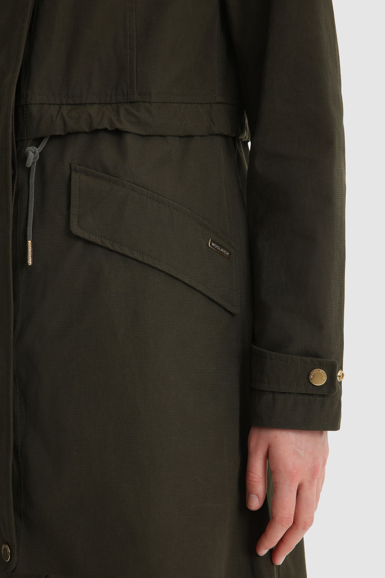 Azun Parka con cordón y capucha ajustable