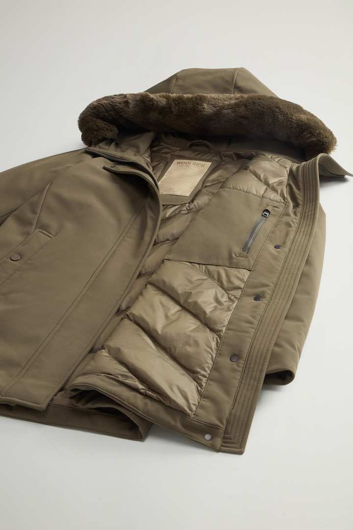 Firth Parka in Tech Softshell con collo removibile in pelliccia sintetica Verde photo 10 | Woolrich