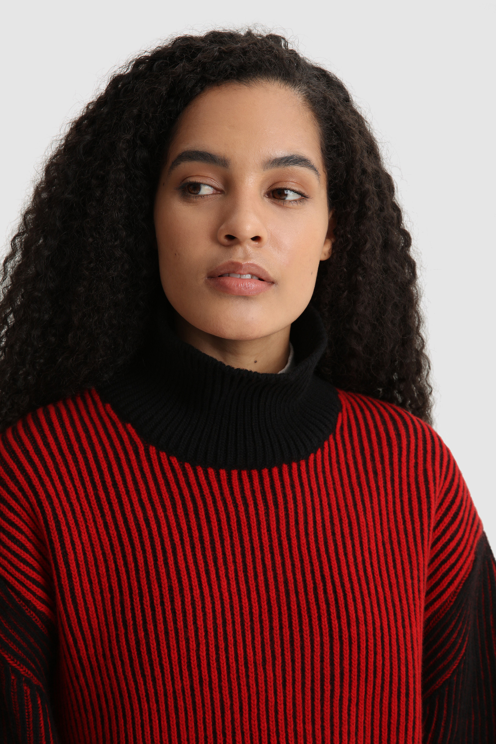 Women's Turtleneck Sweater in Wool with Contrasting Sleeves Red ...
