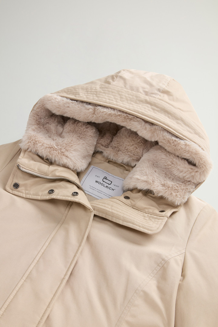 Boulder Parka in Ramar Cloth con cappuccio e collo removibile in pelliccia sintetica Beige photo 7 | Woolrich