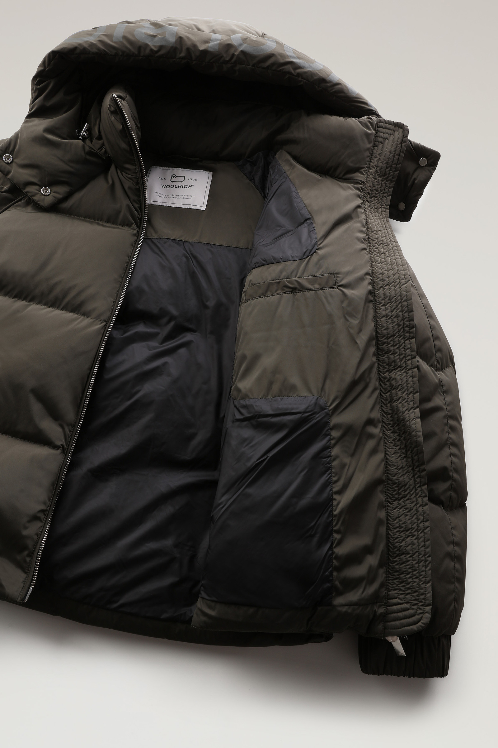 Alsea Short Daunenjacke mit abnehmbarer Kapuze photo 10 | Woolrich