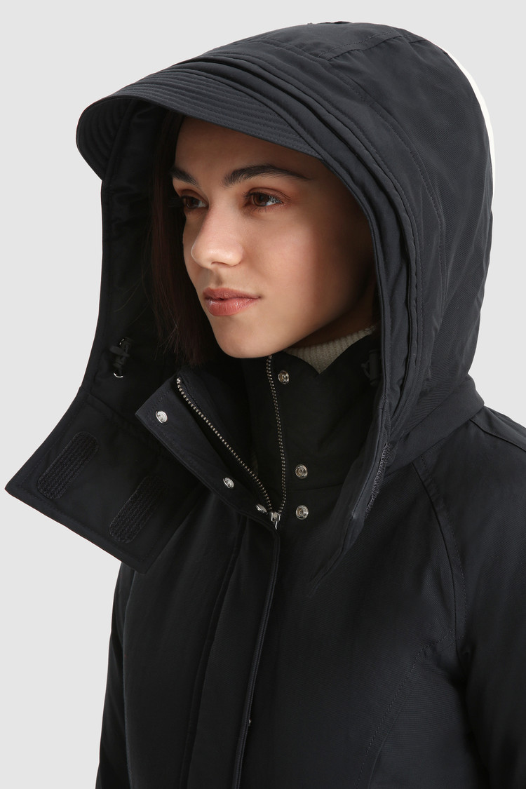 Chena Parka con cappuccio removibile