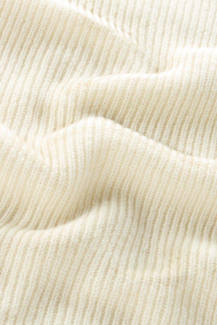 Ribbed Scarf in Pure Cashmere White photo 3 | Woolrich