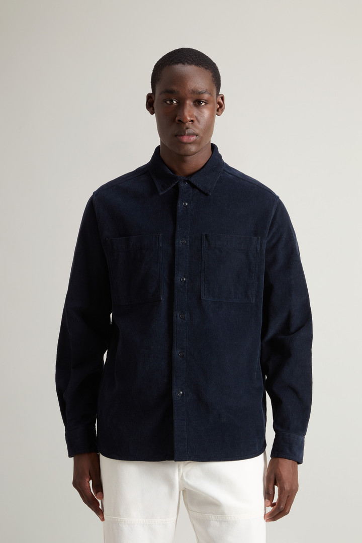 Stückgefärbtes Overshirt aus Cordsamt Blau photo 1 | Woolrich