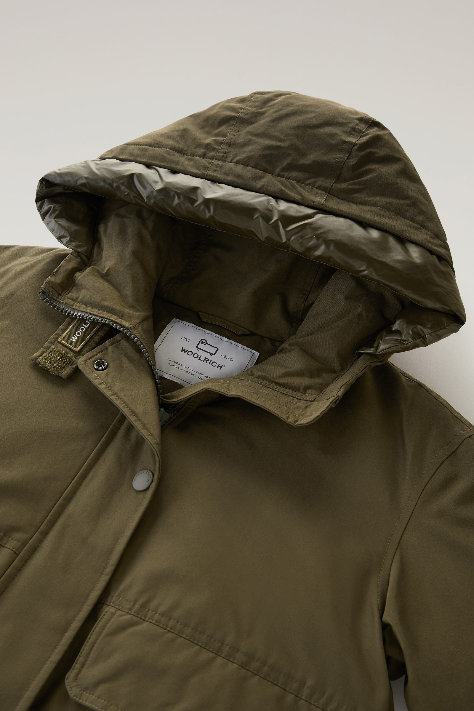 Woolrich logo-patch lightweight jacket - Green