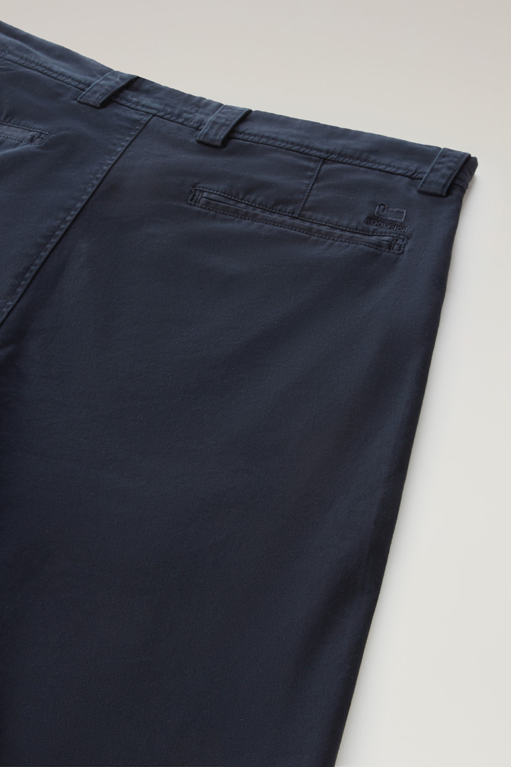 Garment-Dyed Cargo Shorts in Stretch Cotton Blue photo 7 | Woolrich