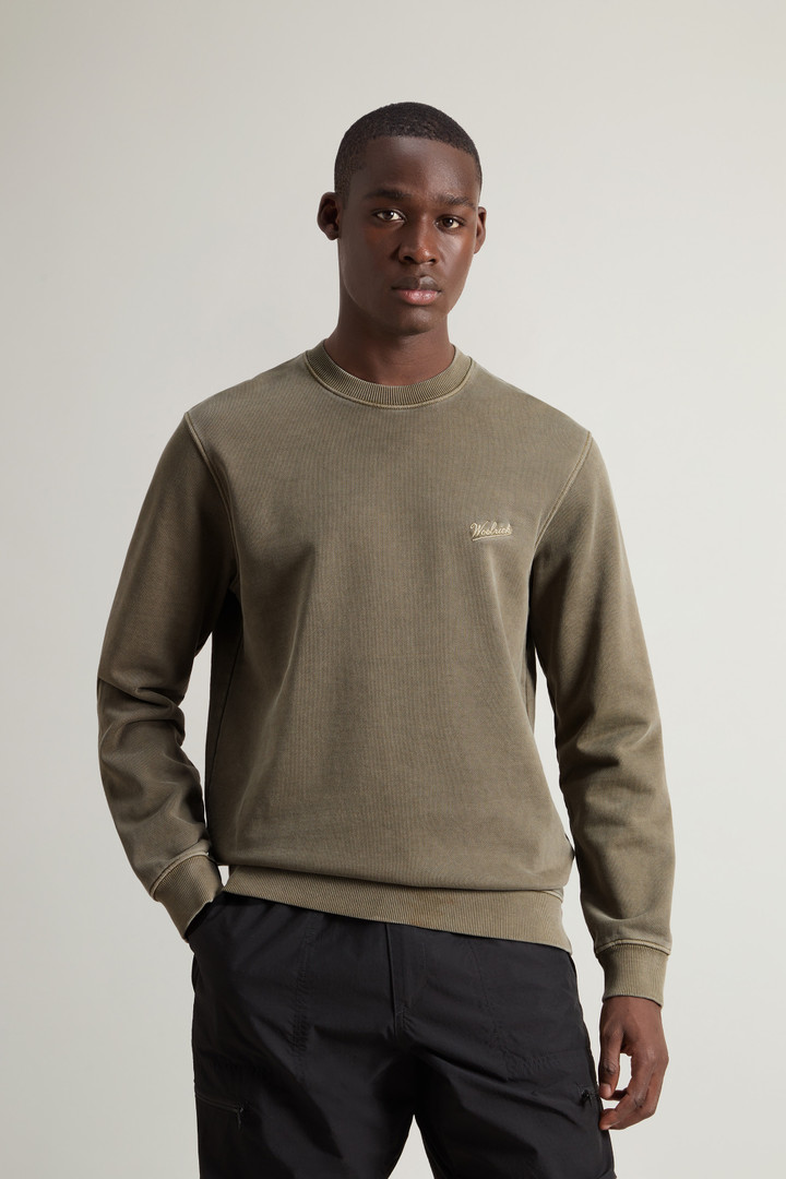 Woolrich Man Garment-Dyed Crewneck Sweatshirt in Pure Cotton with Embroidered Logo Green Size M