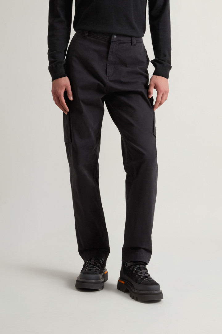 Garment-dyed Cargo Pants in Stretch Cotton Black photo 2 | Woolrich