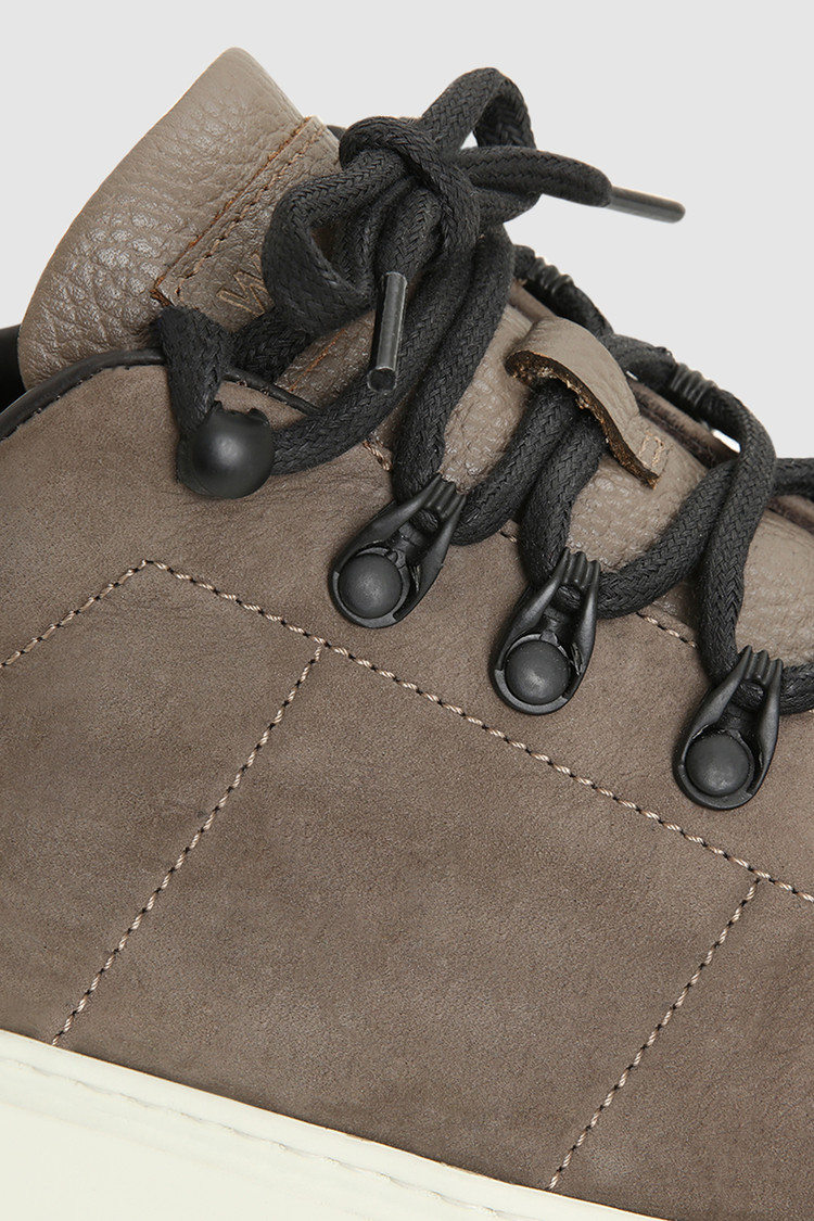 Sneakers Classic Court Hiking en nubuck