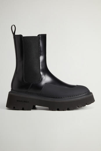 Logger Chelsea Boots with Lugged Sole Black | Woolrich