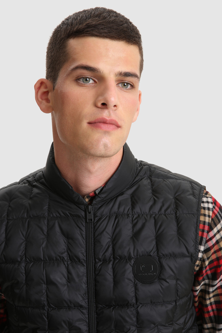 Deepsix packable vest in recycled fabric