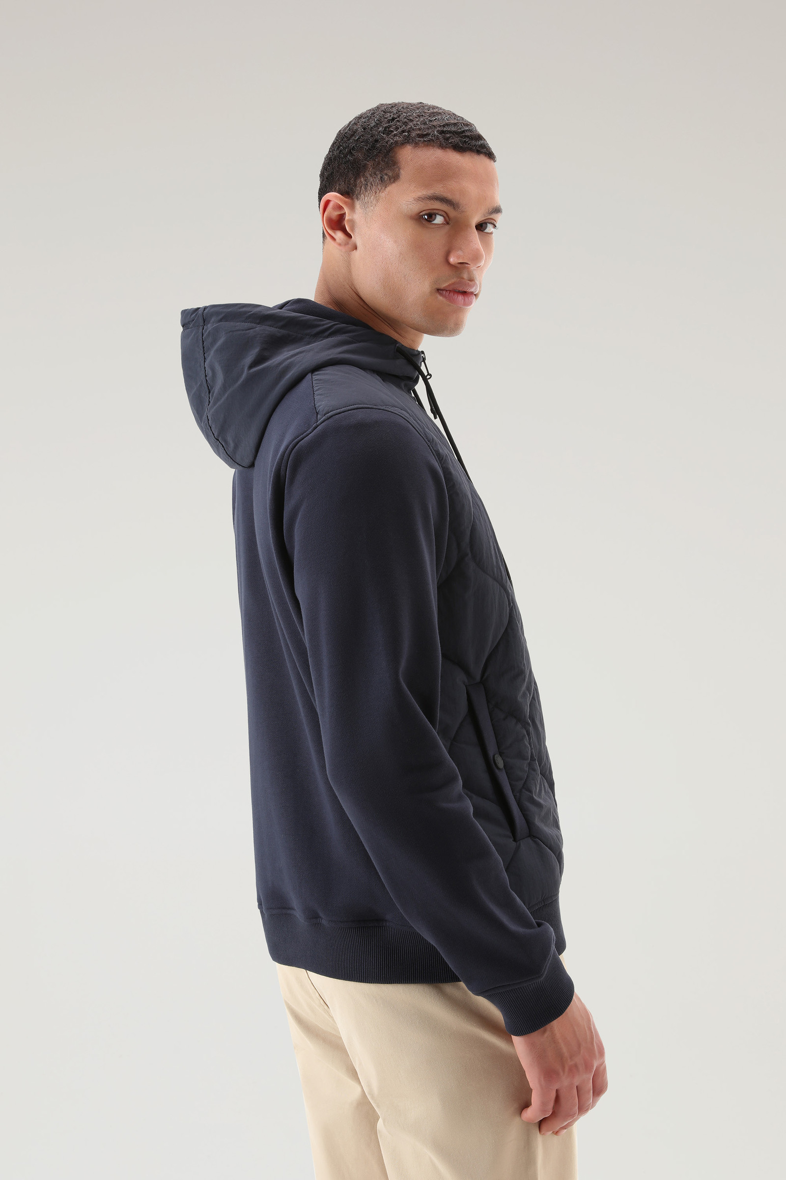 Sweat-shirt à capuche hybride en coton et nylon matelassé Taslan bleu photo 3 | Woolrich