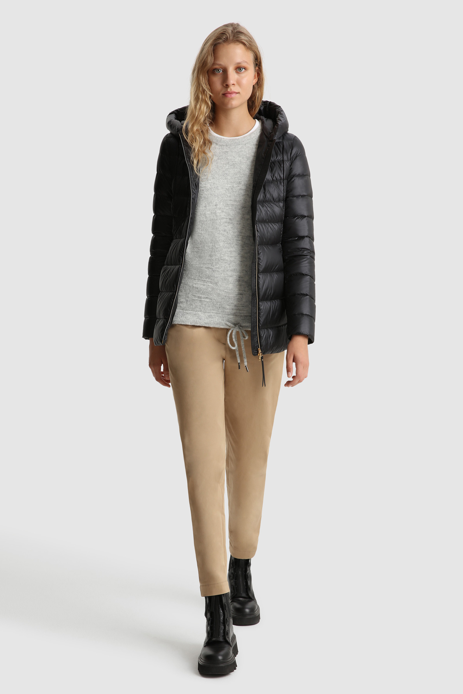 Steppjacke Abbie aus Nylon-Satin mit Kapuze