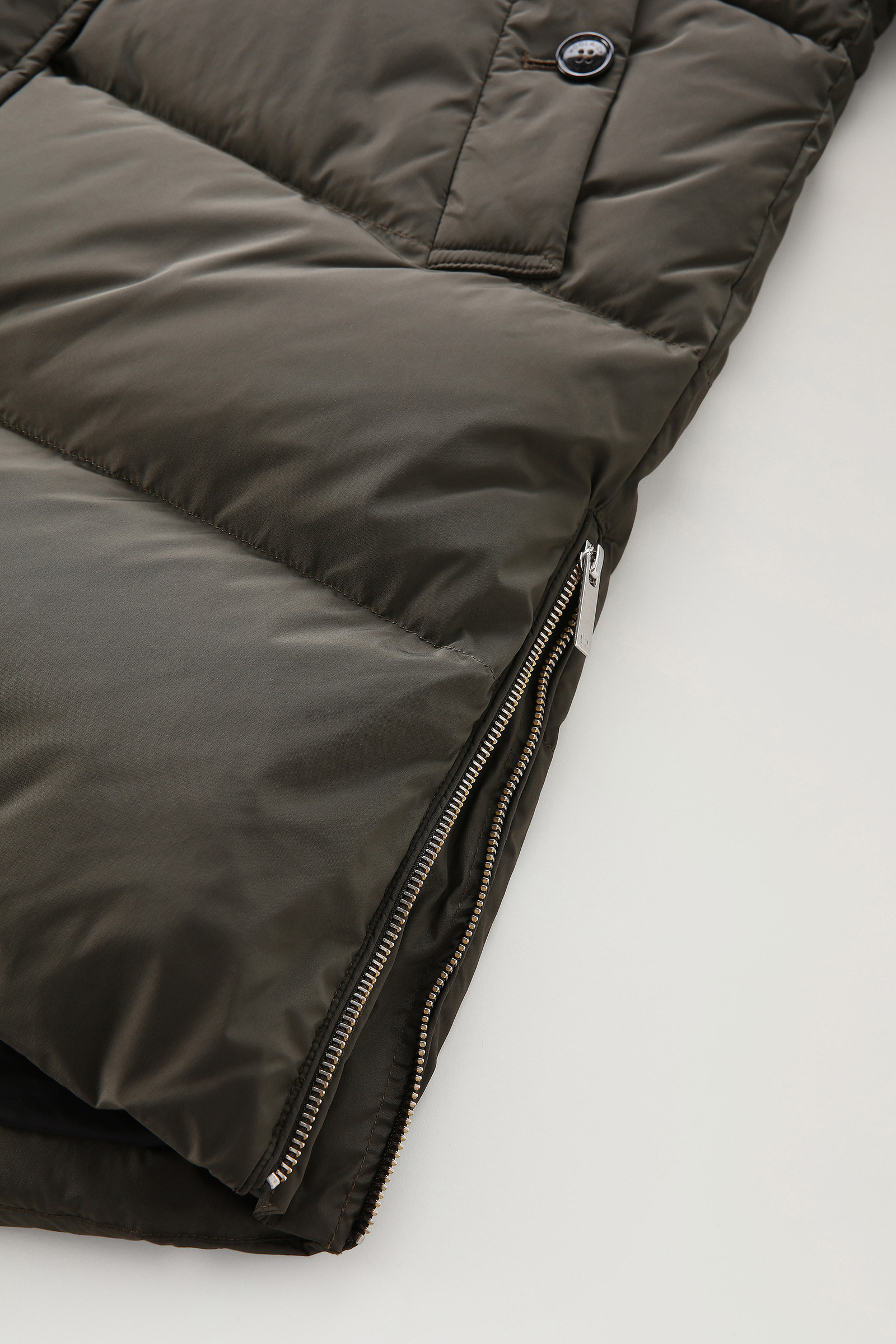 Plumífero Alsea con capucha de nailon elástico verde photo 9 | Woolrich