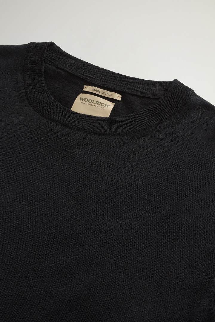 Crewneck Sweater in Pure Merino Virgin Wool Black photo 6 | Woolrich