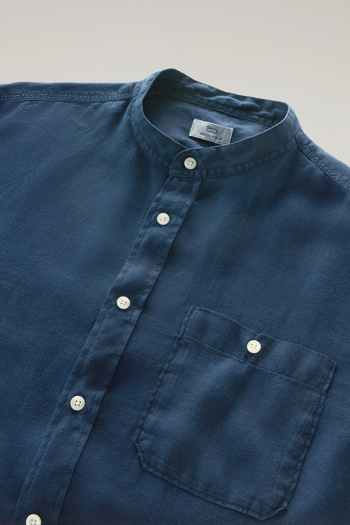 Garment-dyed Shirt with Mandarin Collar in Pure Linen Blue photo 6 | Woolrich