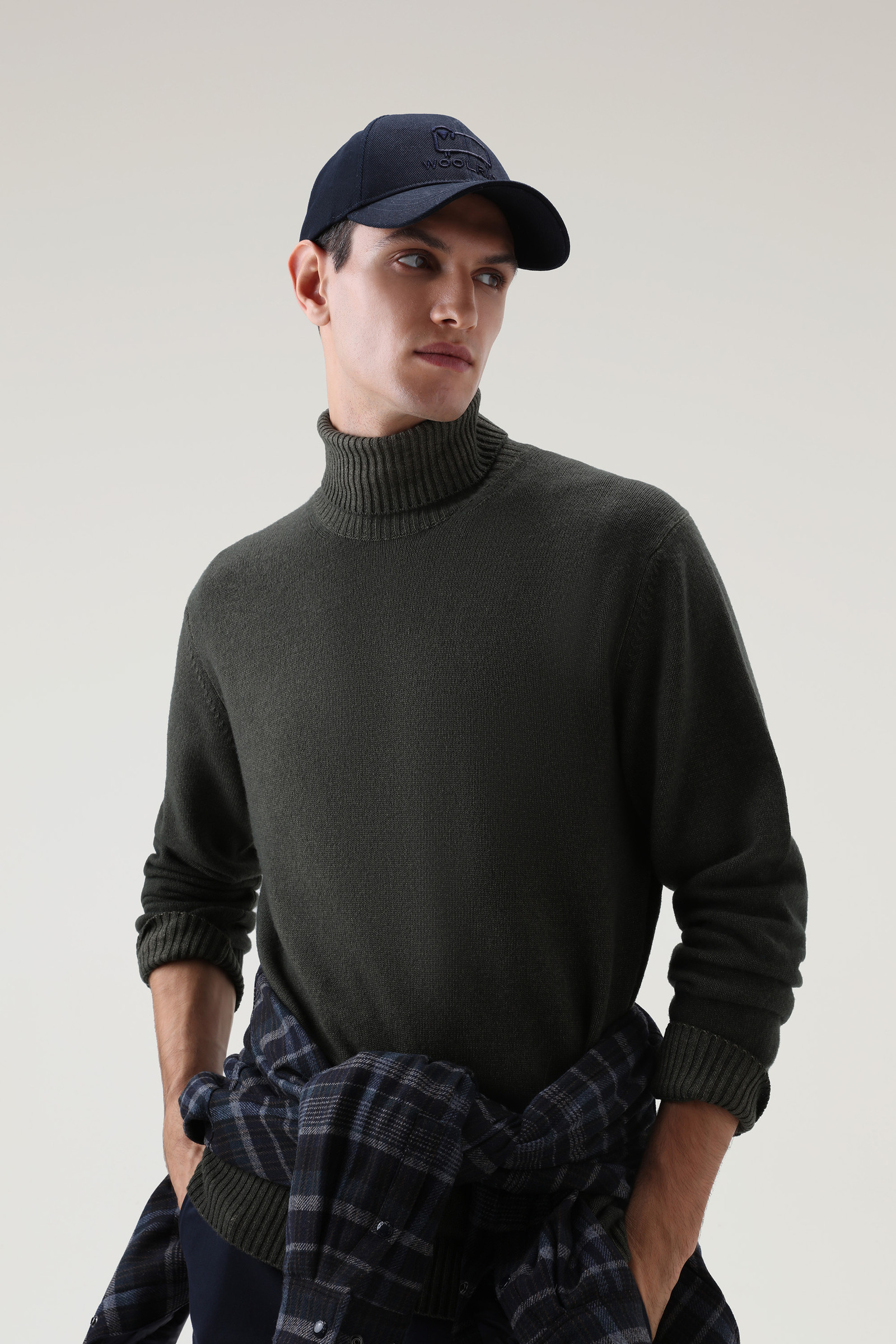 Garment-dyed Turtleneck Sweater in Pure Virgin Wool Green photo 4 | Woolrich