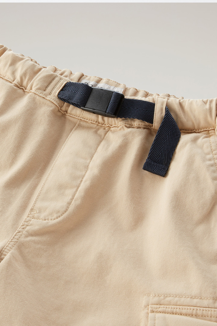 Pantalones cortos cargo de niño teñidos en prenda de algodón elástico Beige photo 3 | Woolrich