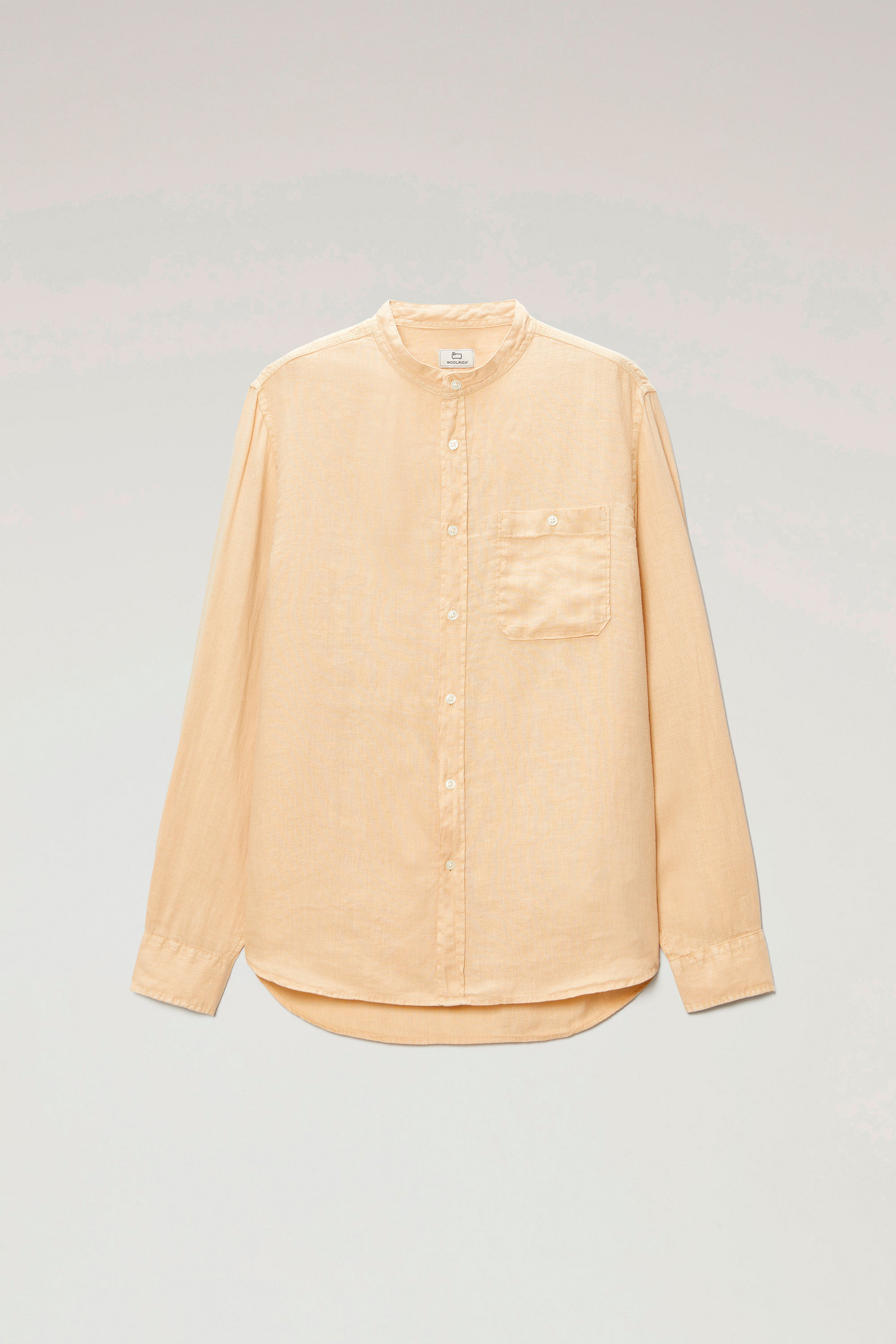 Chemise en pur lin teinte en pièce avec col officier beige | Woolrich