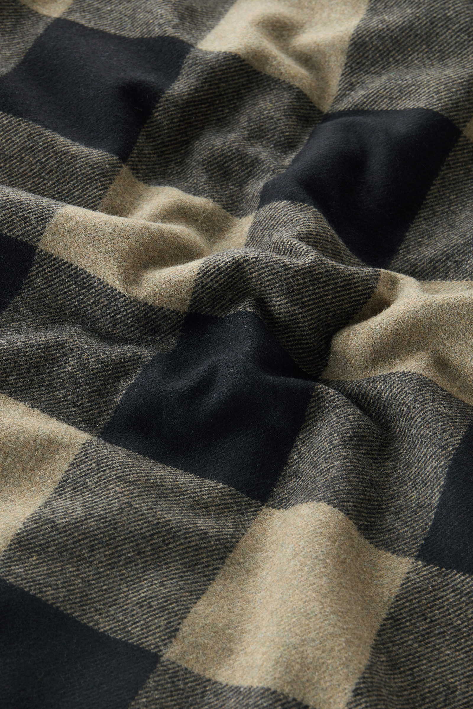 Overshirt in Recycled Italian Wool Blend with Sherpa Lining Green photo 9 | Woolrich