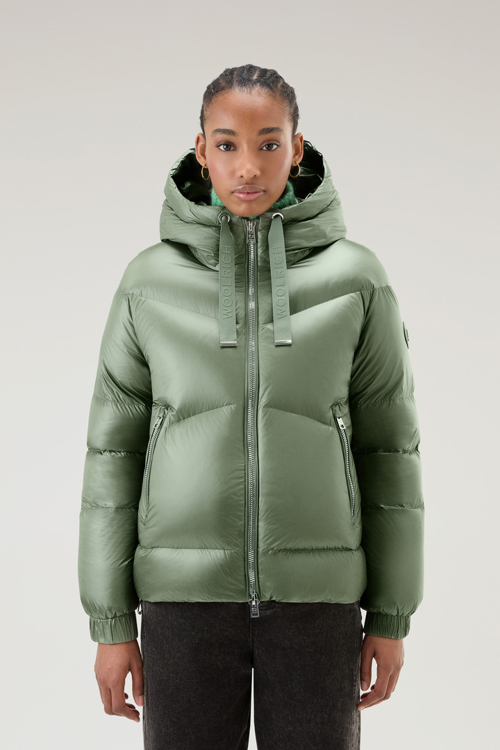 Woolrich Women Aliquippa Short Down Jacket in Glossy Nylon Green Size XS