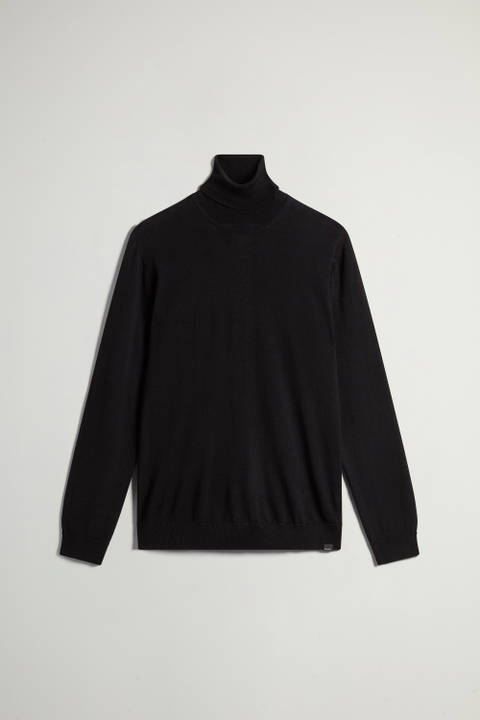 Turtleneck Sweater in Pure Merino Virgin Wool Black photo 2 | Woolrich