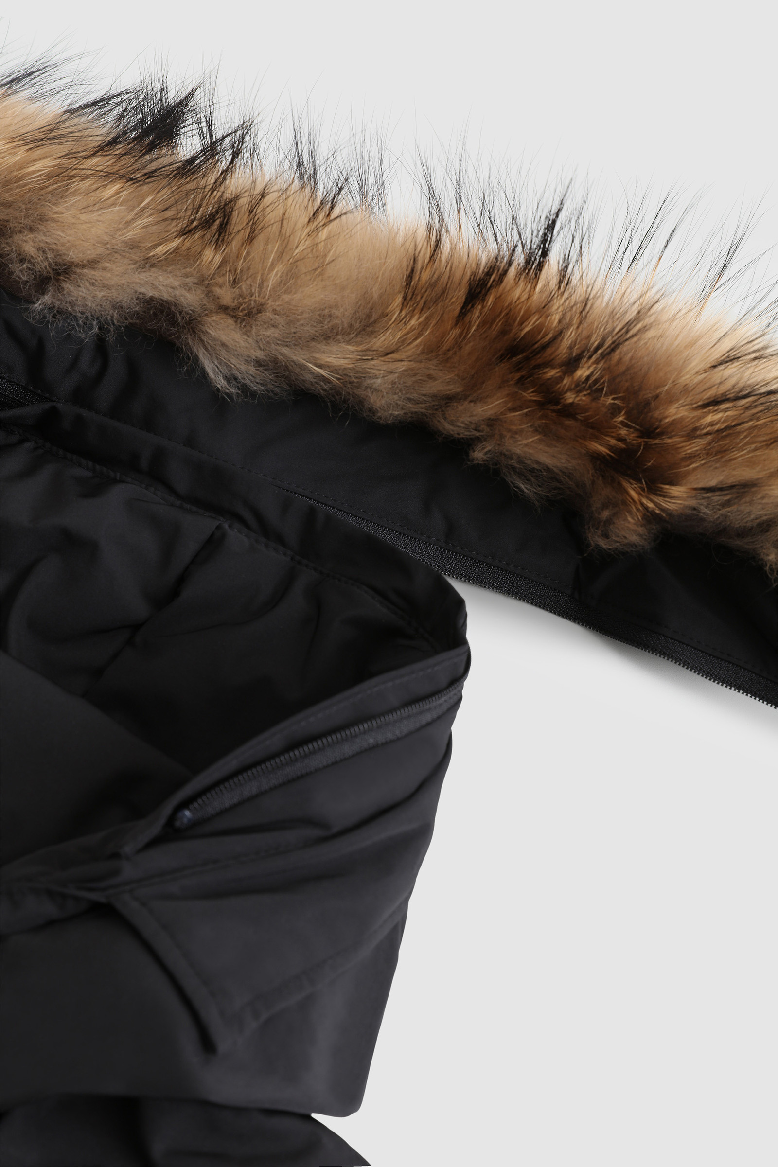Girl's Luxury Arctic Parka with Removable Fur Black photo 4 | Woolrich