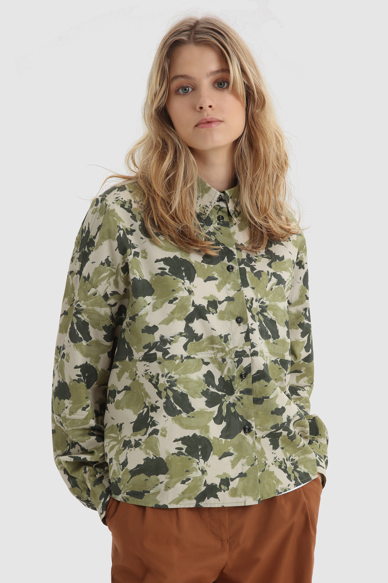 Wilderness Shirt in Cotton Poplin Green | Woolrich