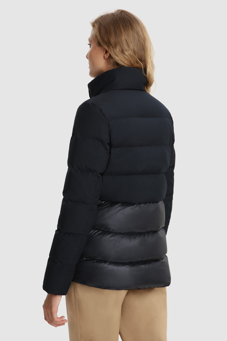 Veste courte Luxury en duvet avec matelassage horizontal