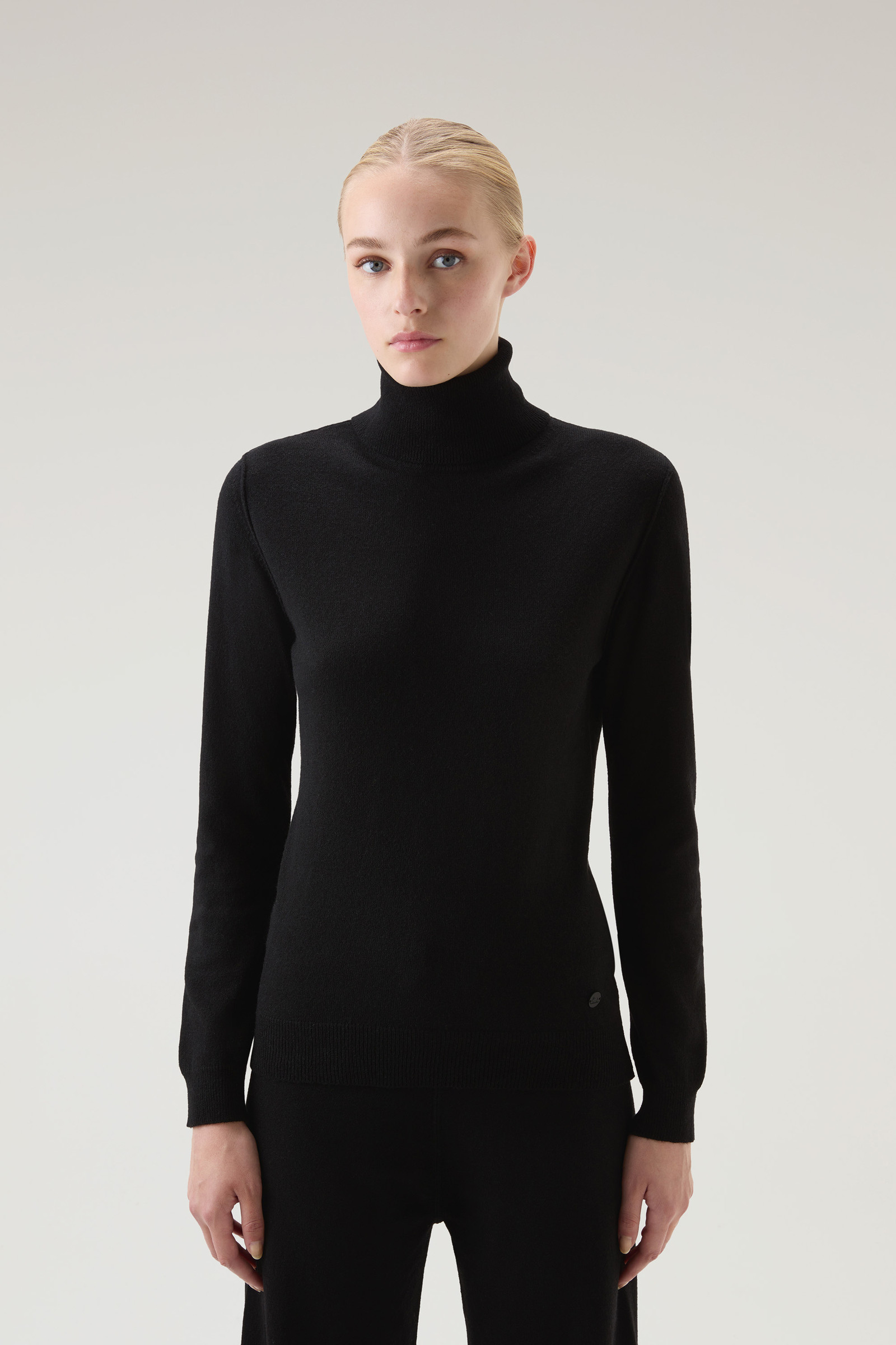 Women's Turtleneck Sweater in Wool Blend Black | Woolrich USA