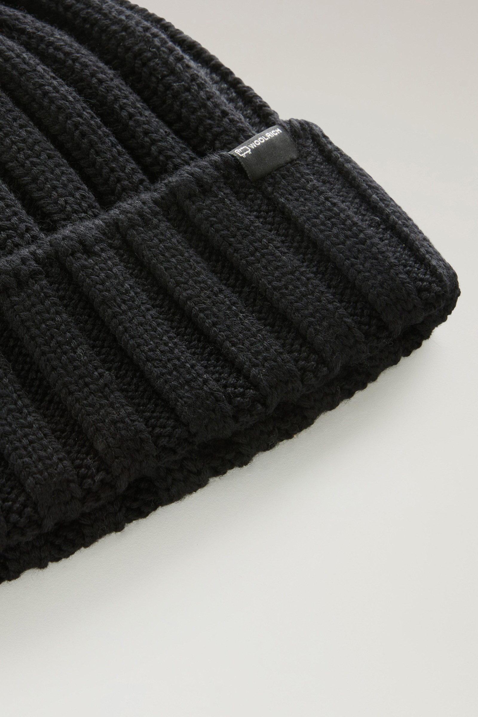 Beanie in Pure Virgin Wool with Cashmere Pom-Pom Black photo 3 | Woolrich
