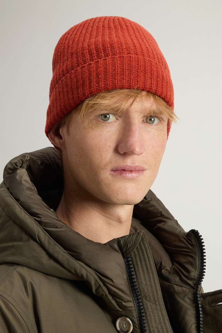 KNITTED RIBBED BEANIE Red photo 3 | Woolrich