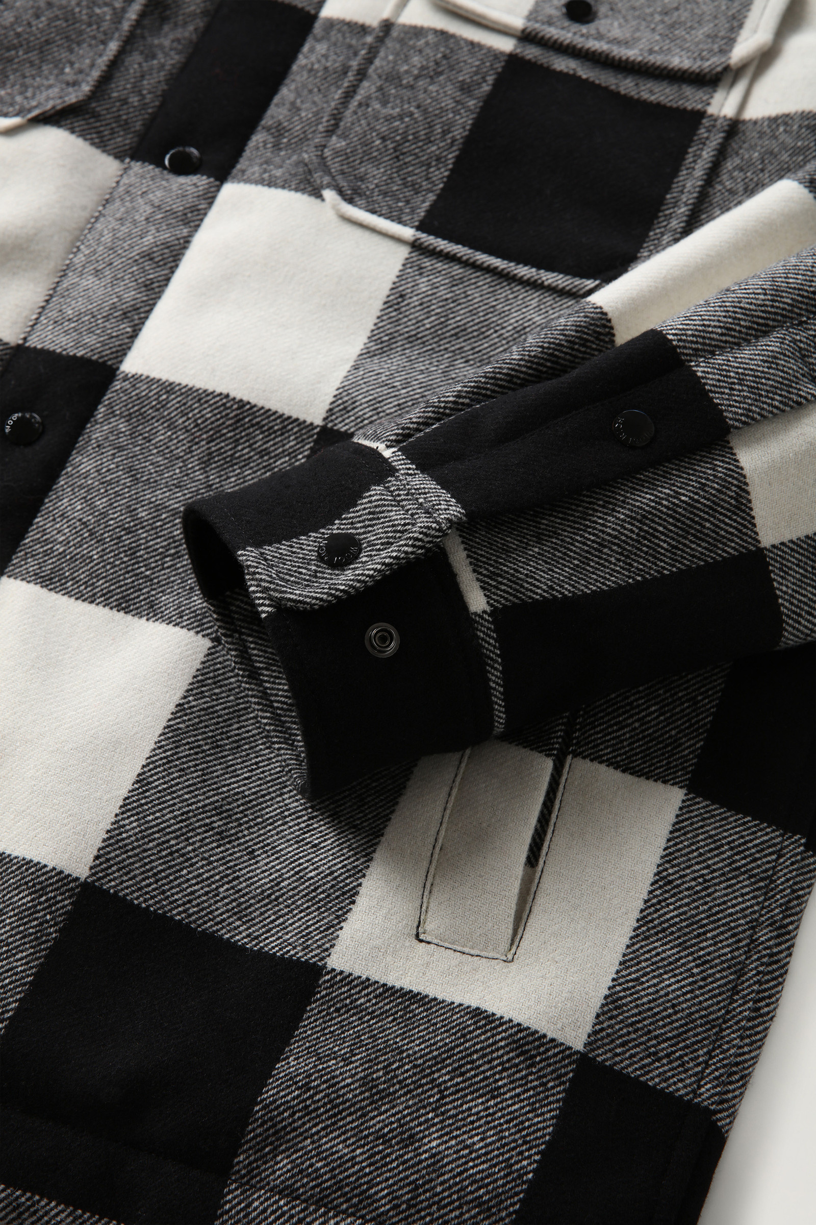 Chaqueta camisera acolchada Alaskan Check de lana reciclada blanco photo 7 | Woolrich