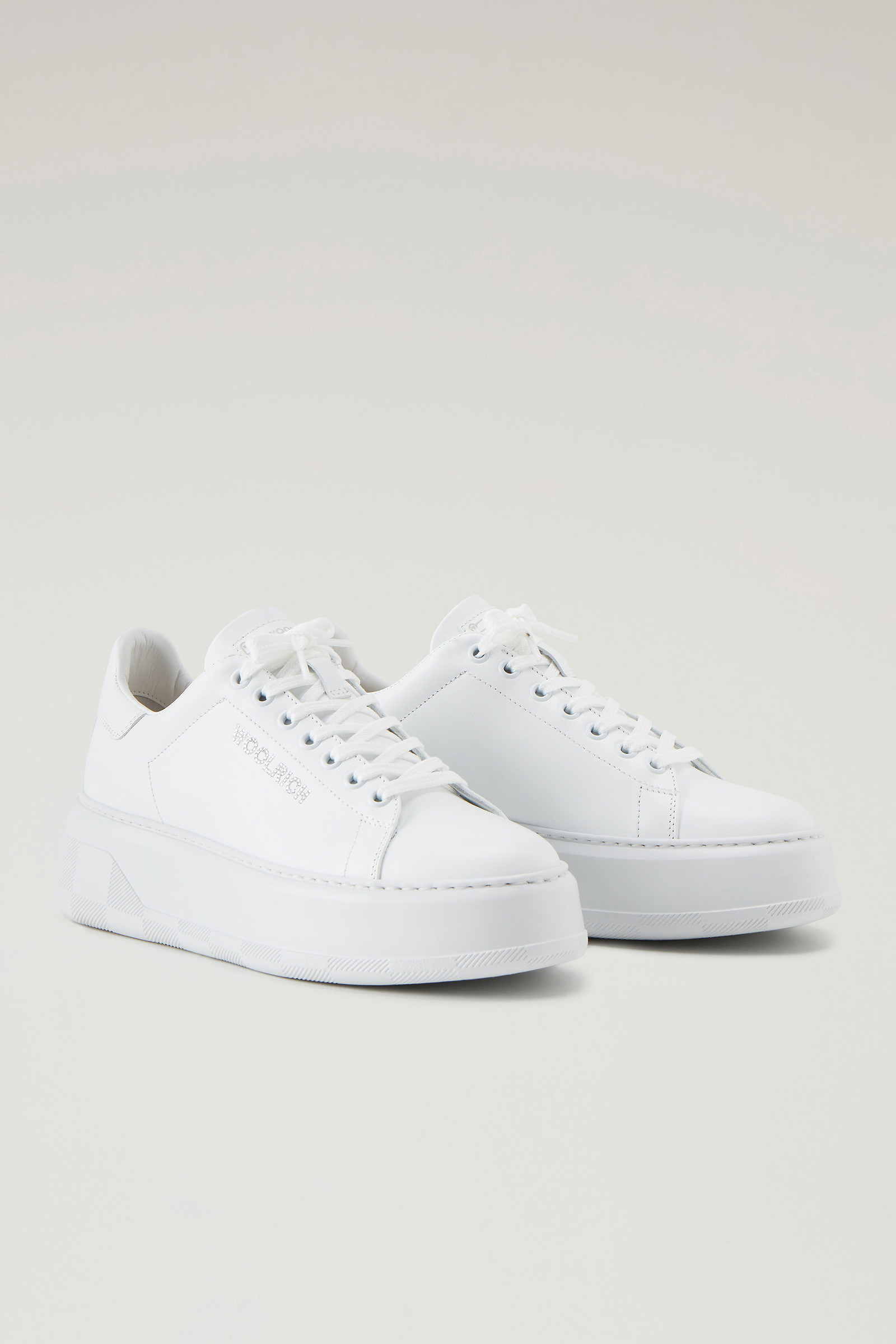 Sneakers Chunky Court aus Kalbsleder mit Strasssteinen weiß photo 2 | Woolrich