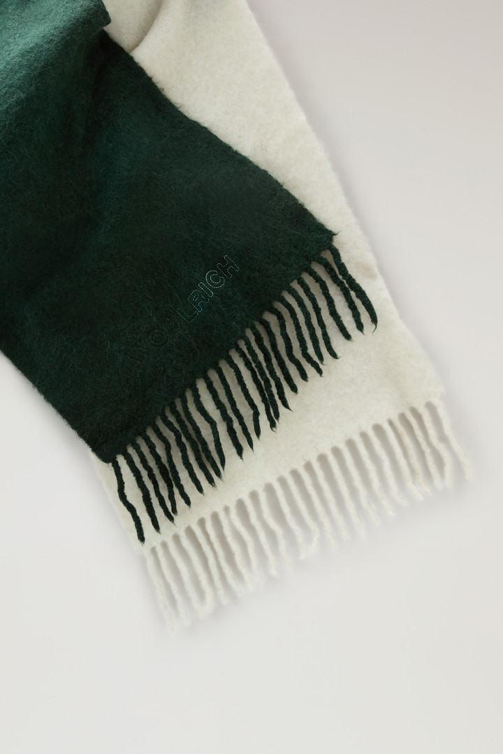 Garment-dyed Scarf in Alpaca Blend with Dégradé Effect Green photo 3 | Woolrich