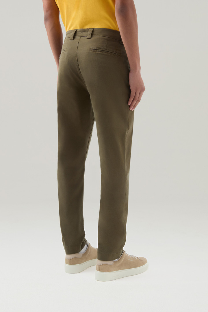 Garment-Dyed Classic Chino Pant in Stretch Cotton Green photo 3 | Woolrich