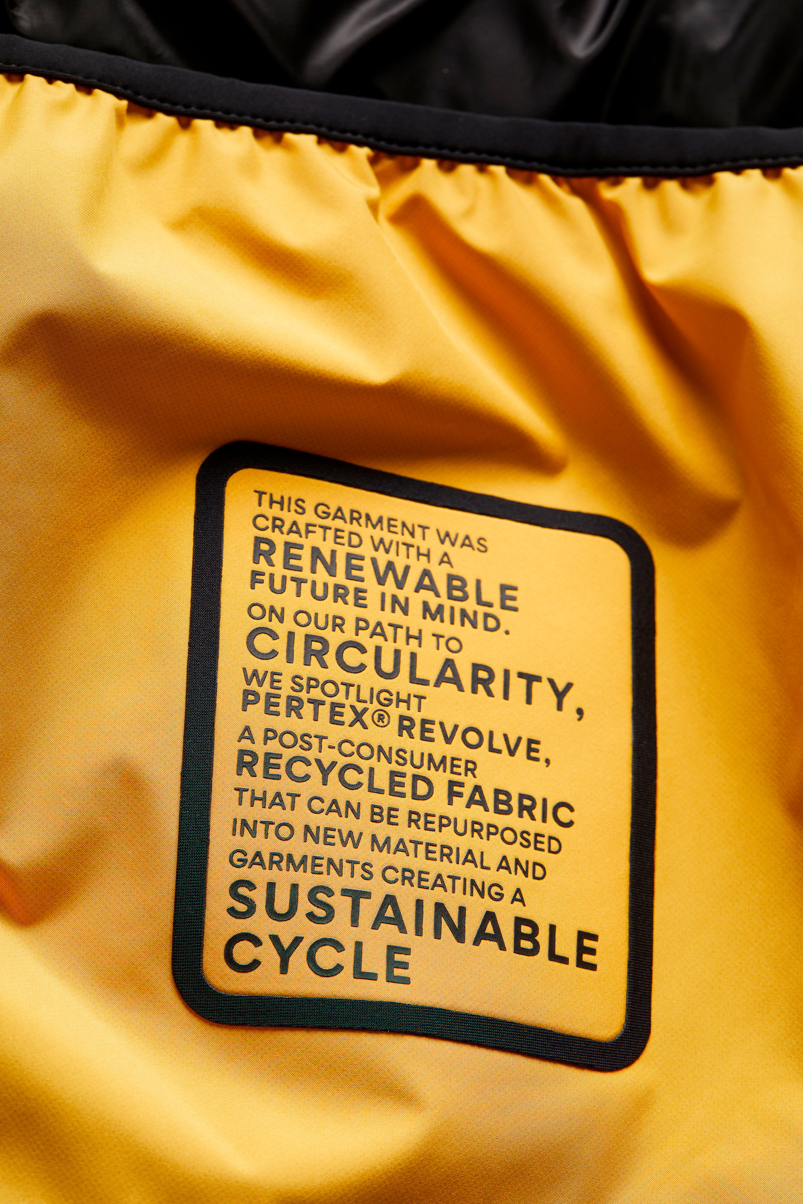 Giacca Mountain impermeabile in Pertex Revolve giallo photo 13 | Woolrich